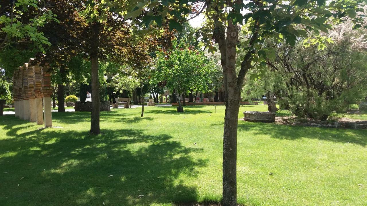 Centro San Viator Hostel Βαγιαδολίδ Εξωτερικό φωτογραφία