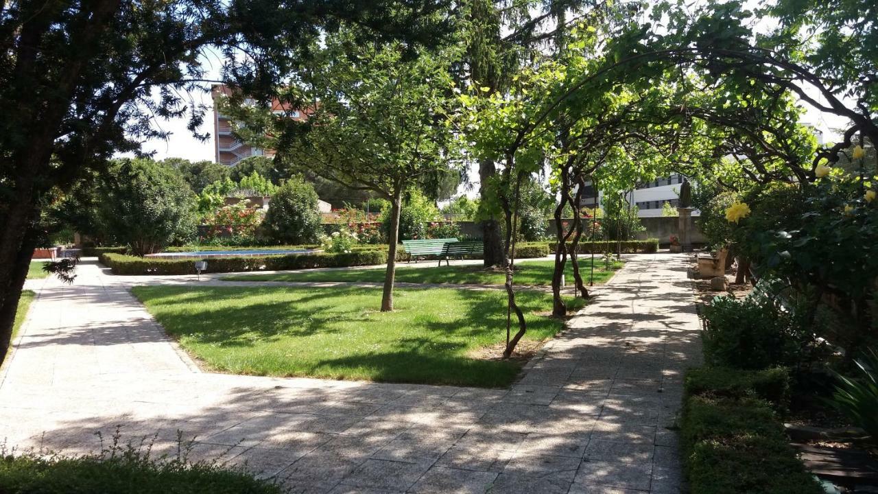 Centro San Viator Hostel Βαγιαδολίδ Εξωτερικό φωτογραφία