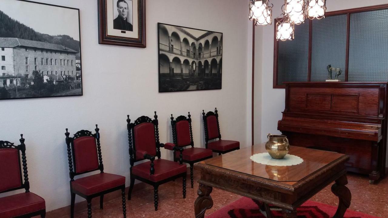 Centro San Viator Hostel Βαγιαδολίδ Εξωτερικό φωτογραφία