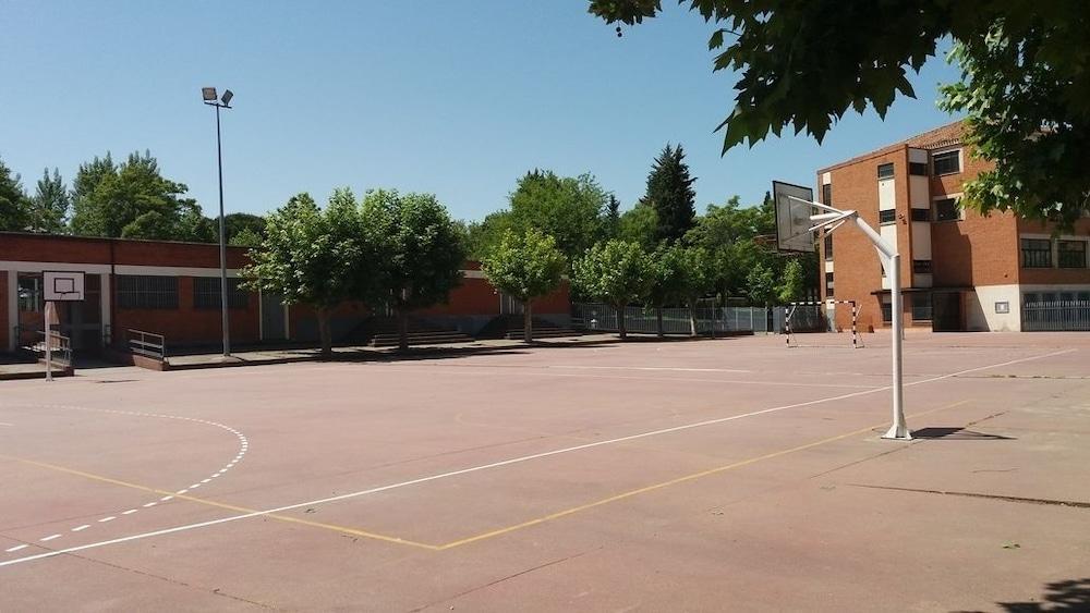 Centro San Viator Hostel Βαγιαδολίδ Εξωτερικό φωτογραφία